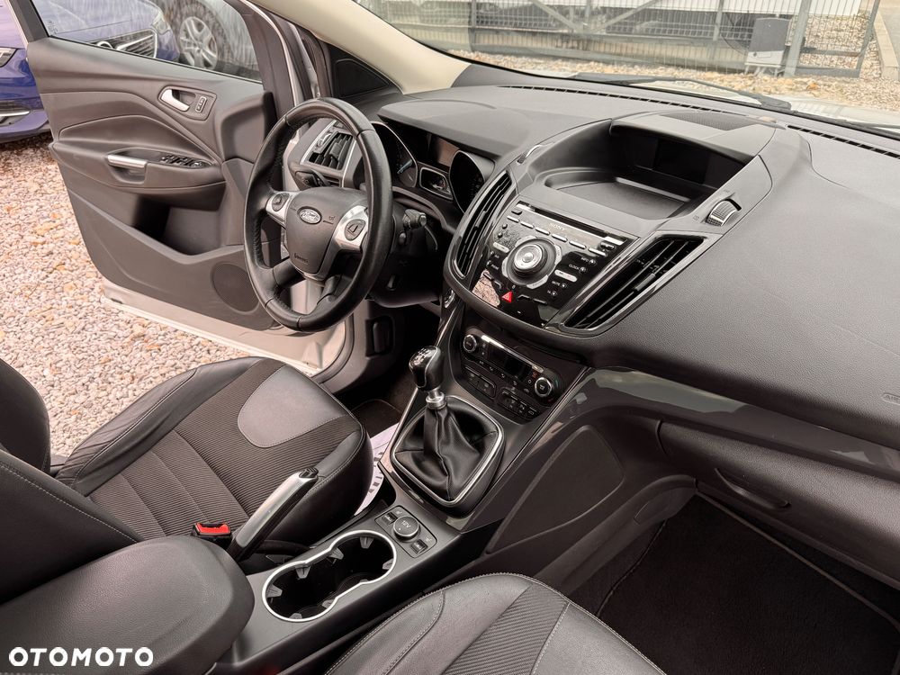 Ford Kuga 2.0 TDCi 2x4 Titanium - 19