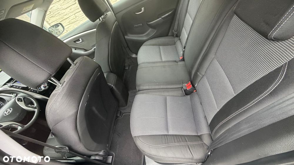 Hyundai i30 blue 1.6 CRDi Style - 32