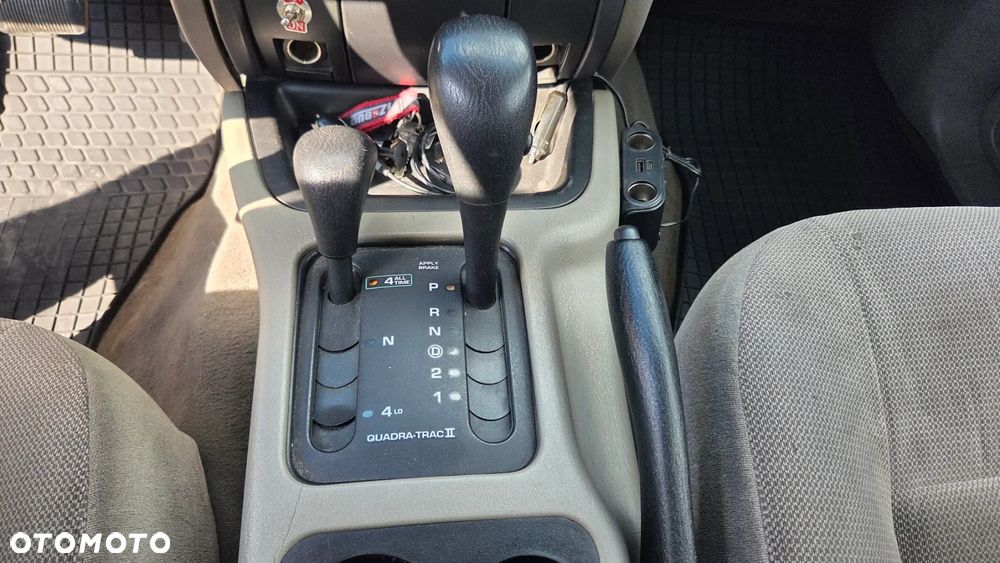 Jeep Grand Cherokee 4.0 Laredo - 11