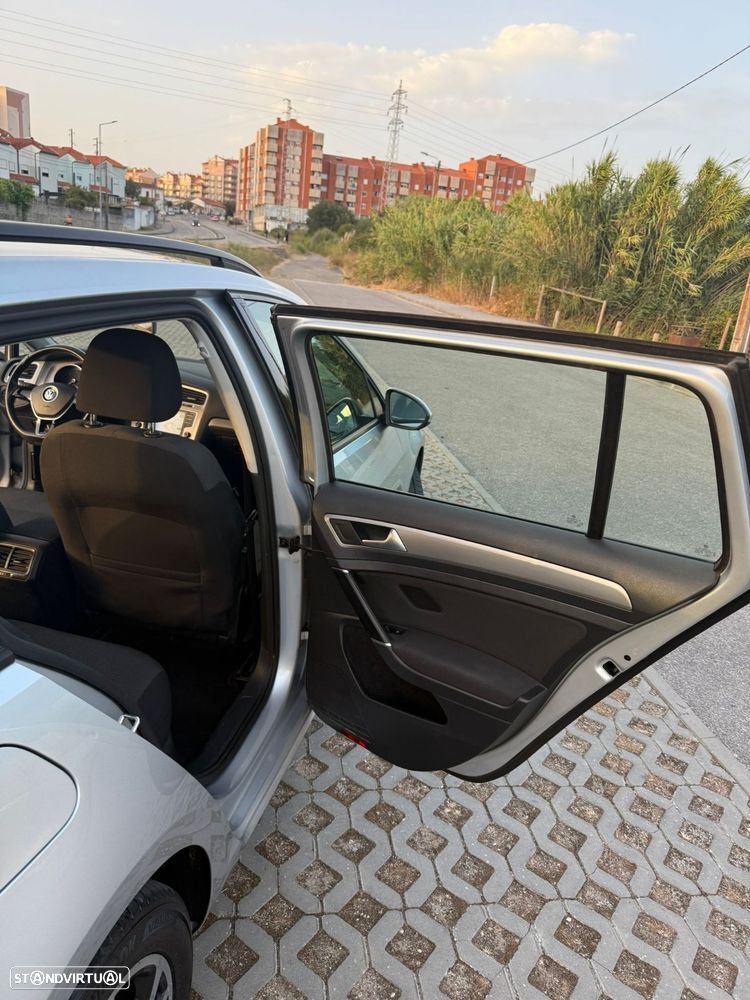 VW Golf Variant 1.6 TDi Sportline DSG - 14