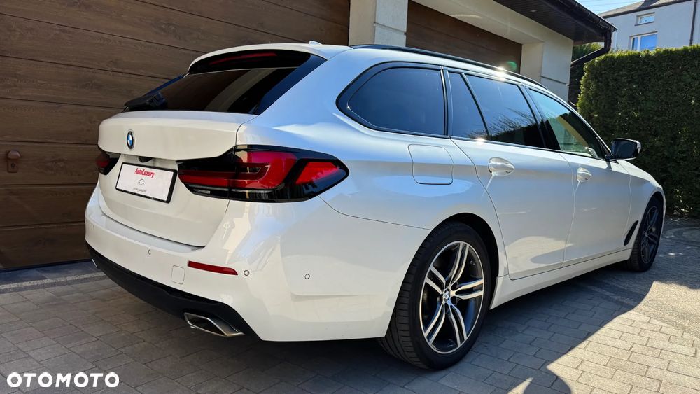 BMW Seria 5 520d Sport Line - 10