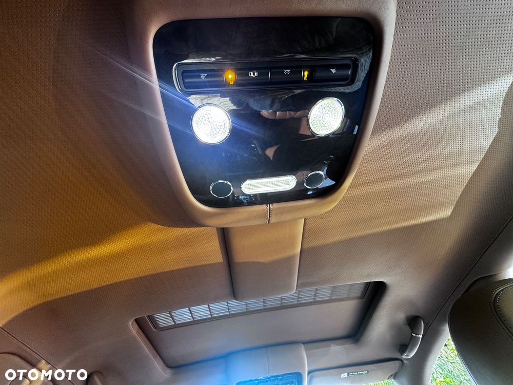 Bentley Flying Spur W12 - 36