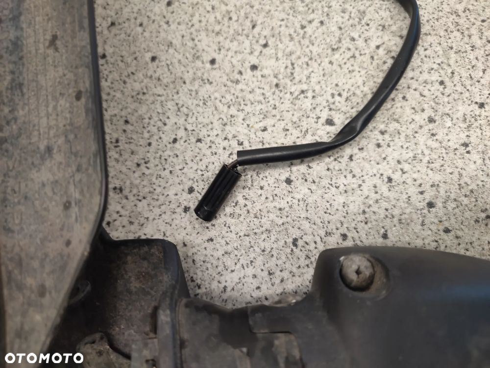 Mocowanie, podświetlanie tablicy rejestracyjnej, ogon, kierukowskaz Yamaha MT125 M 125 R 125 R125 - 15