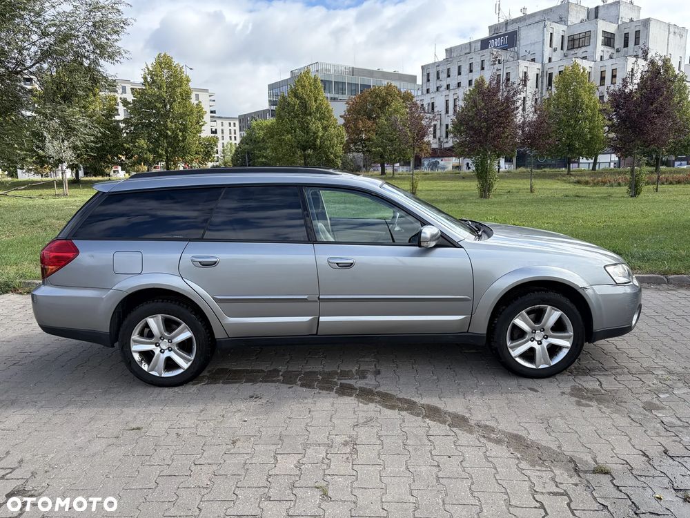 Subaru Outback 3.0 H6 - 1