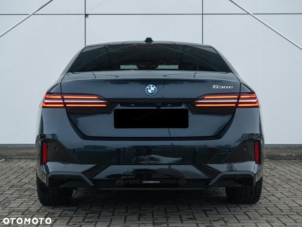 BMW Seria 5 530e PHEV M Sport - 6