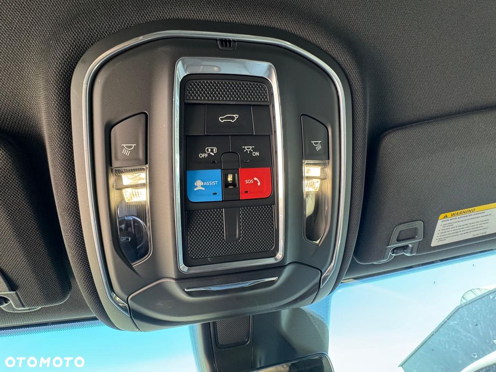 Jeep Grand Cherokee - 22