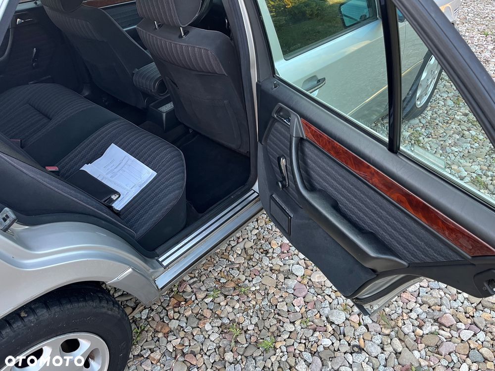 Mercedes-Benz W124 (1984-1993) - 21