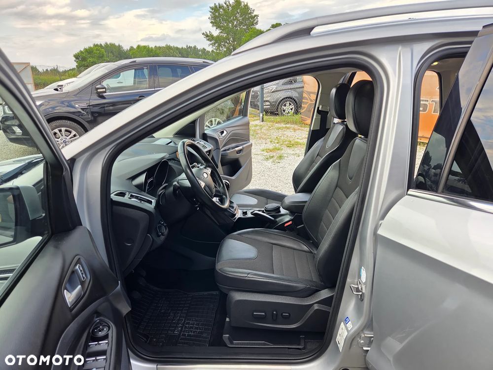 Ford Kuga 2.0 TDCi 2x4 Titanium - 12