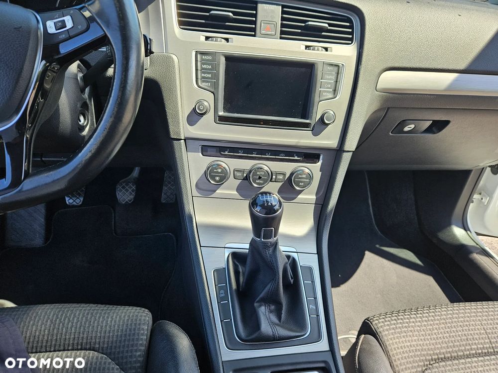 Volkswagen Golf 2.0 TDI (BlueMotion Technology) Comfortline - 17