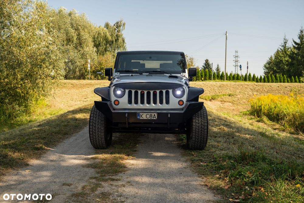 Jeep Wrangler 3.8 Sahara - 23