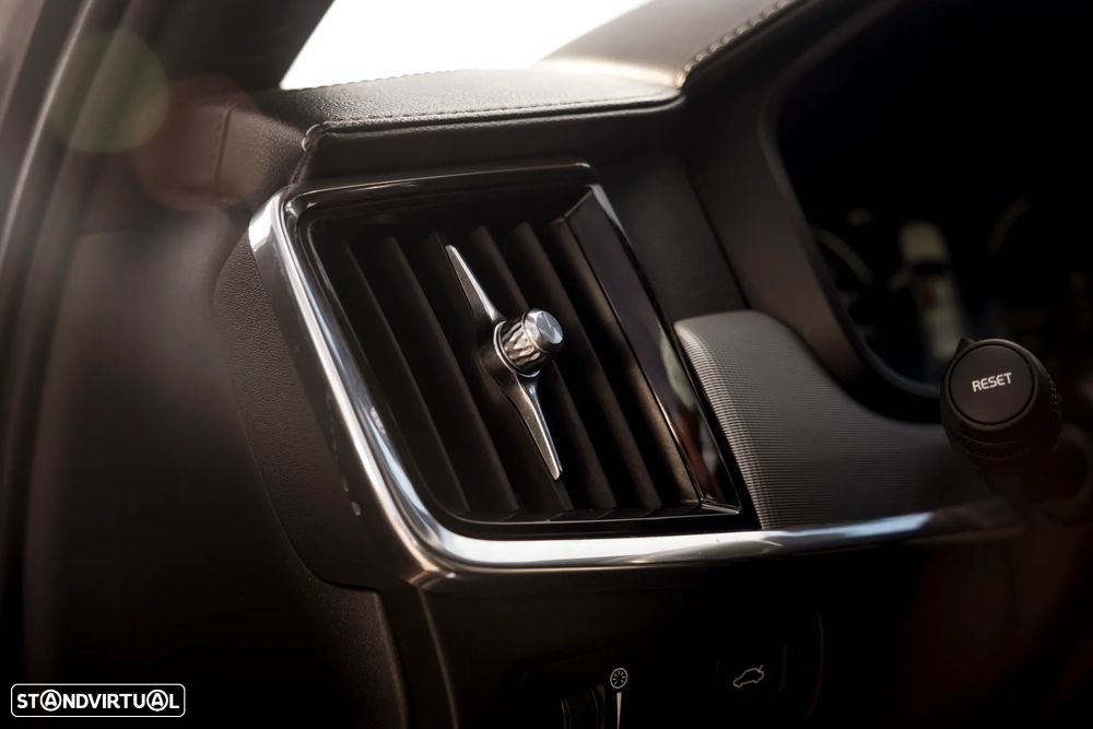 Volvo V90 2.0 D4 R-Design Geartronic - 9