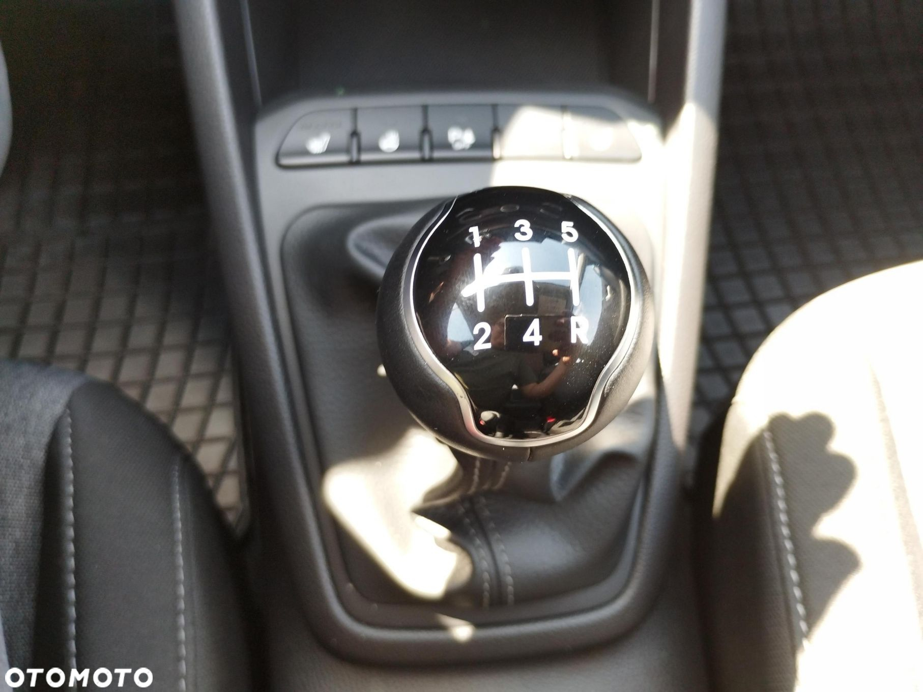 Kia Stonic 1.2 L Business Line - 24