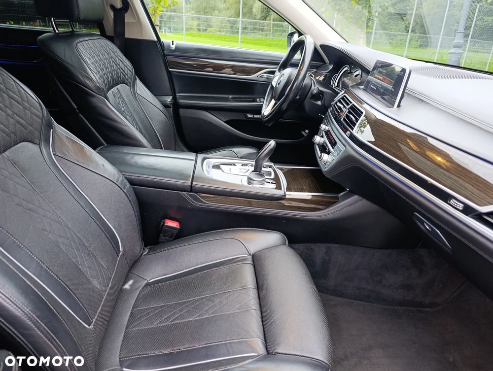 BMW Seria 7 730d xDrive - 17