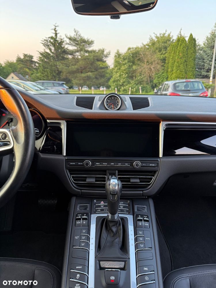 Porsche Macan Standard - 16