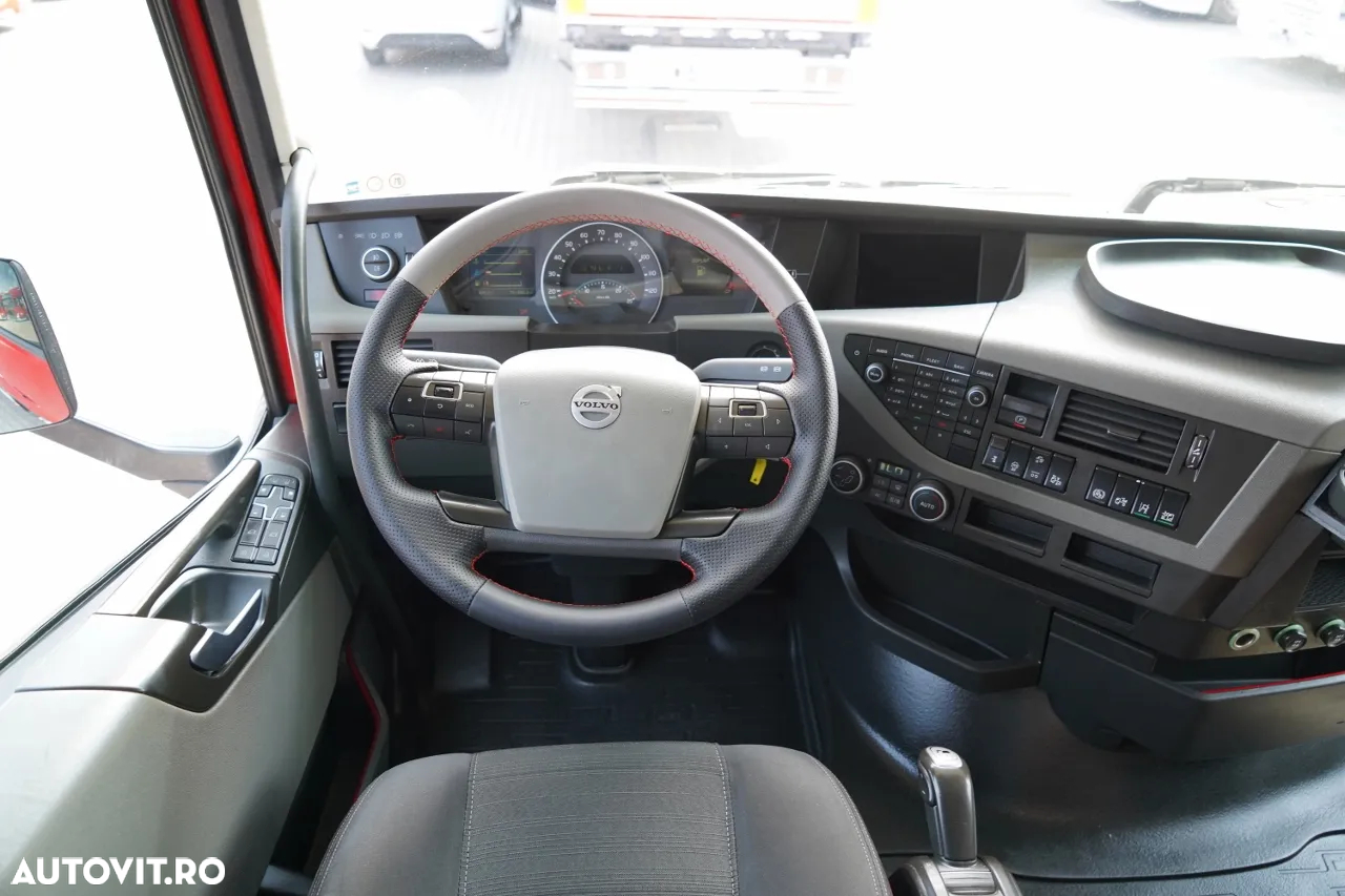 Volvo FH 460 / COMBINAȚIE TANDEM / TRAVERSE / MEGA / I-PARK COOL / DIRECȚIE AXĂ RAPIDĂ / CORTINĂ RANFORSATĂ / CONTRACT POST-SERVICE - 32