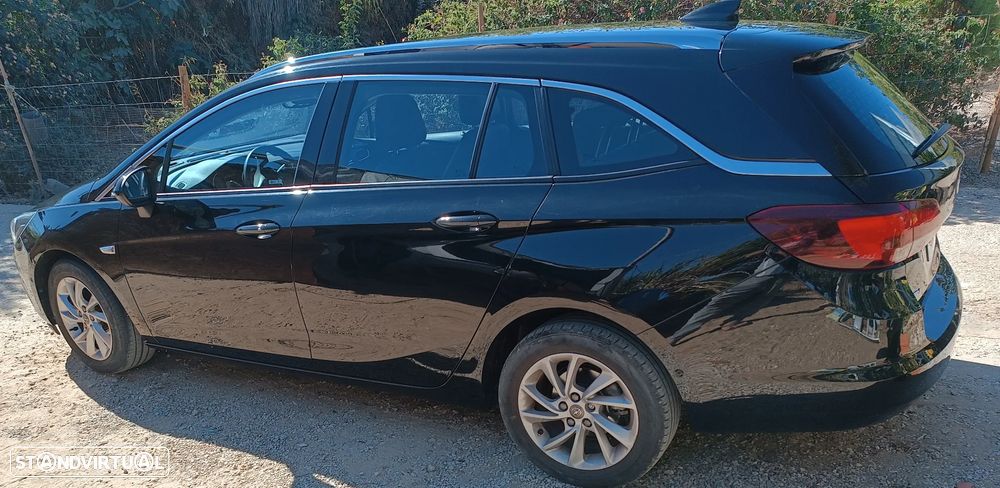 Opel Astra Sports Tourer - 2