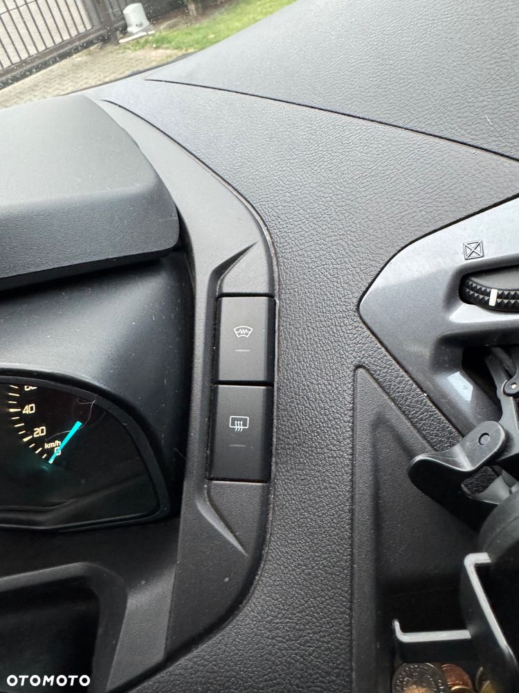 Ford Tourneo Custom 2.0 EcoBlue L1 Titanium - 23