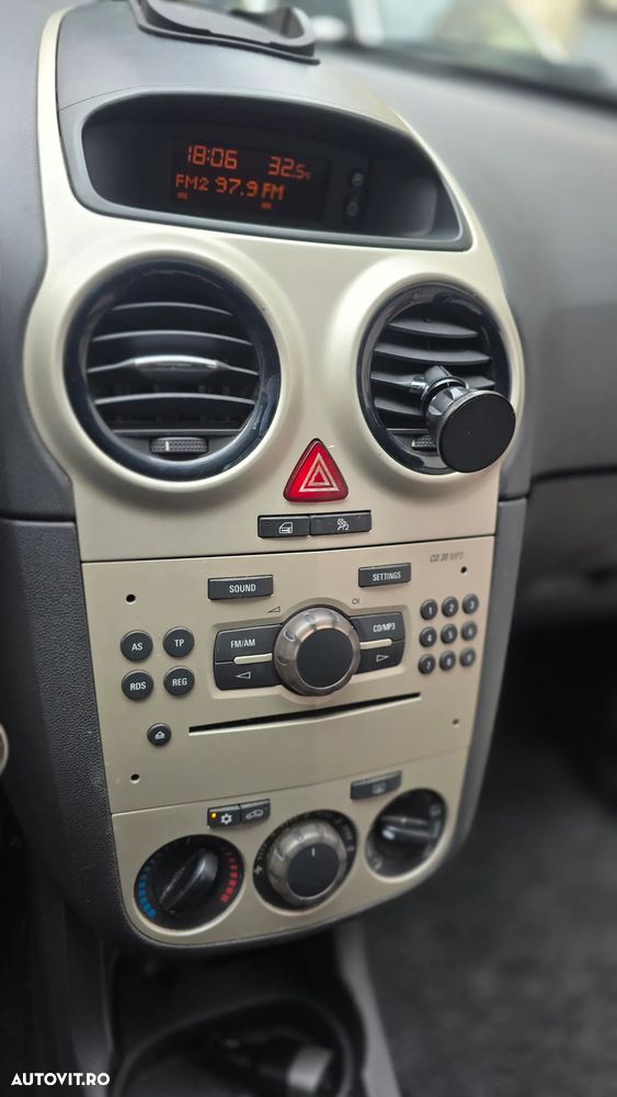 Opel Corsa 1.2i Enjoy - 9