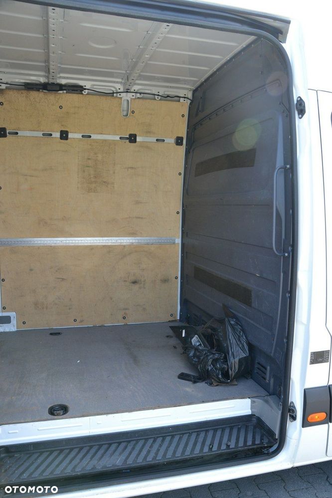 Mercedes-Benz Sprinter - 20