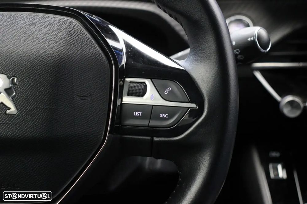 Peugeot e-208 Allure - 7