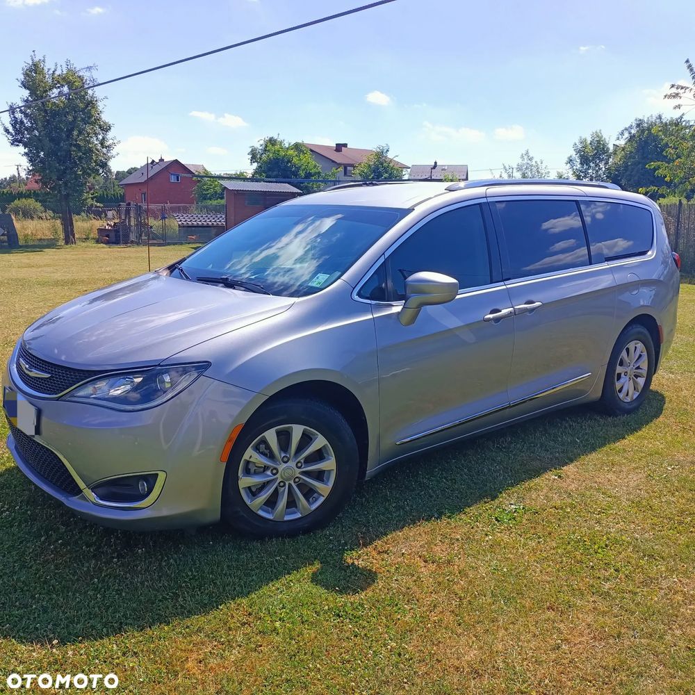 Chrysler Pacifica - 1