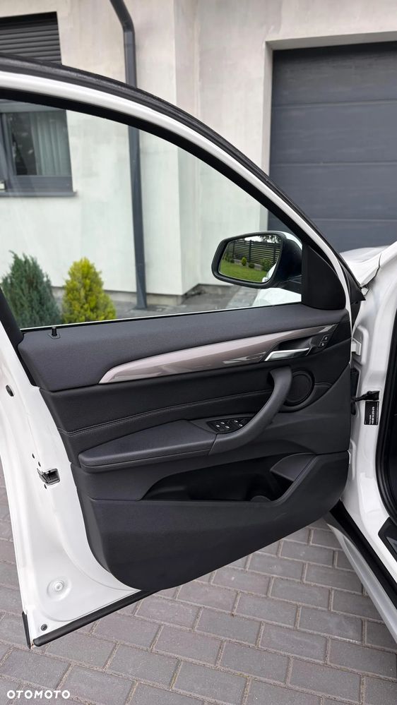 BMW X1 sDrive18i - 18