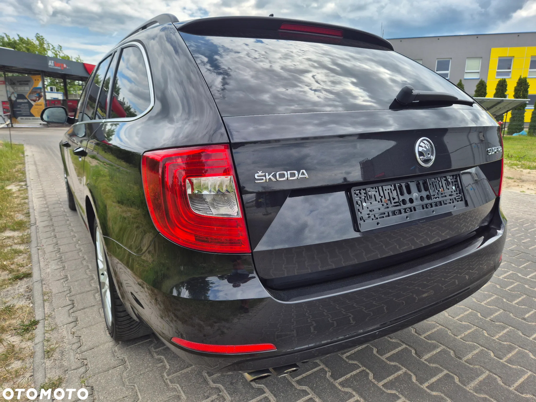 Skoda Superb 2.0 TDI DSG Exclusive - 14