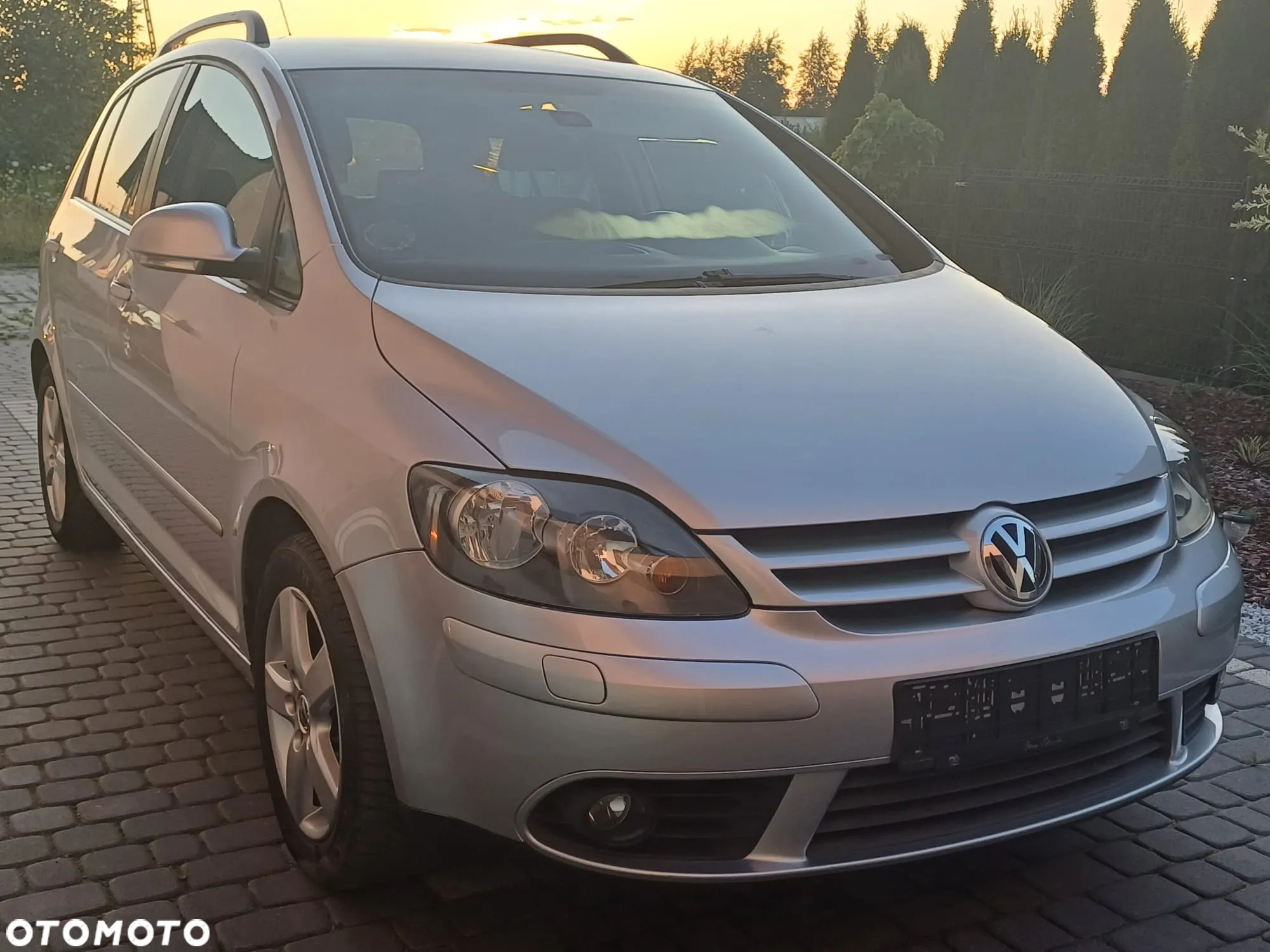 Volkswagen Golf Plus 1.9 TDI DPF Tour - 2