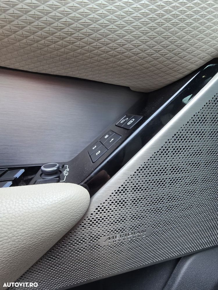 Land Rover Range Rover Velar 3.0 R-Dynamic SE - 13