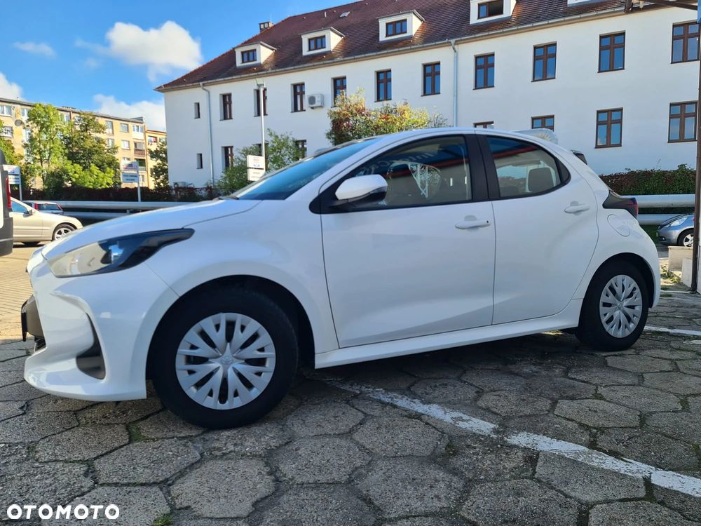 Toyota Yaris Hybrid 1.5 VVT-i - 11
