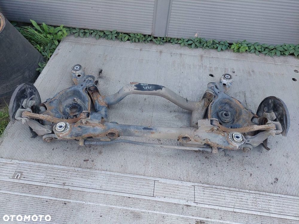 BELKA OŚ ZAWIESZENIA TYŁ AUDI A6 C6 QUATTRO 04-08r SEDAN - 1