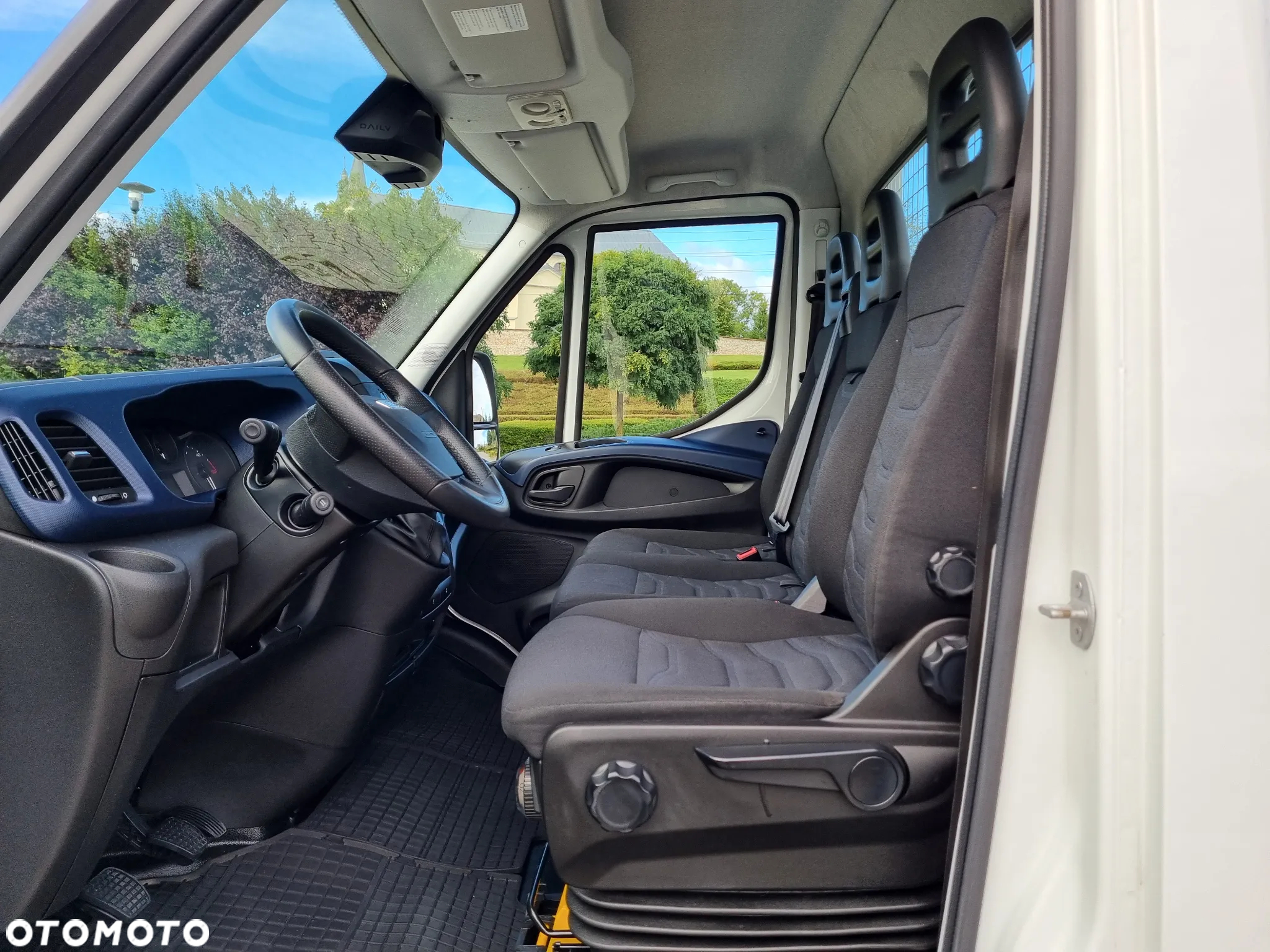 Iveco Daily 50-180 3.0 HPi 180KM 12-Palet Skrzynia dł 5.8 - 10