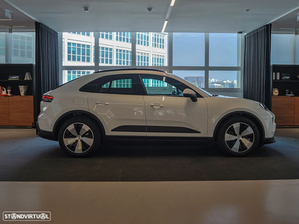 Porsche Macan Electric - 7