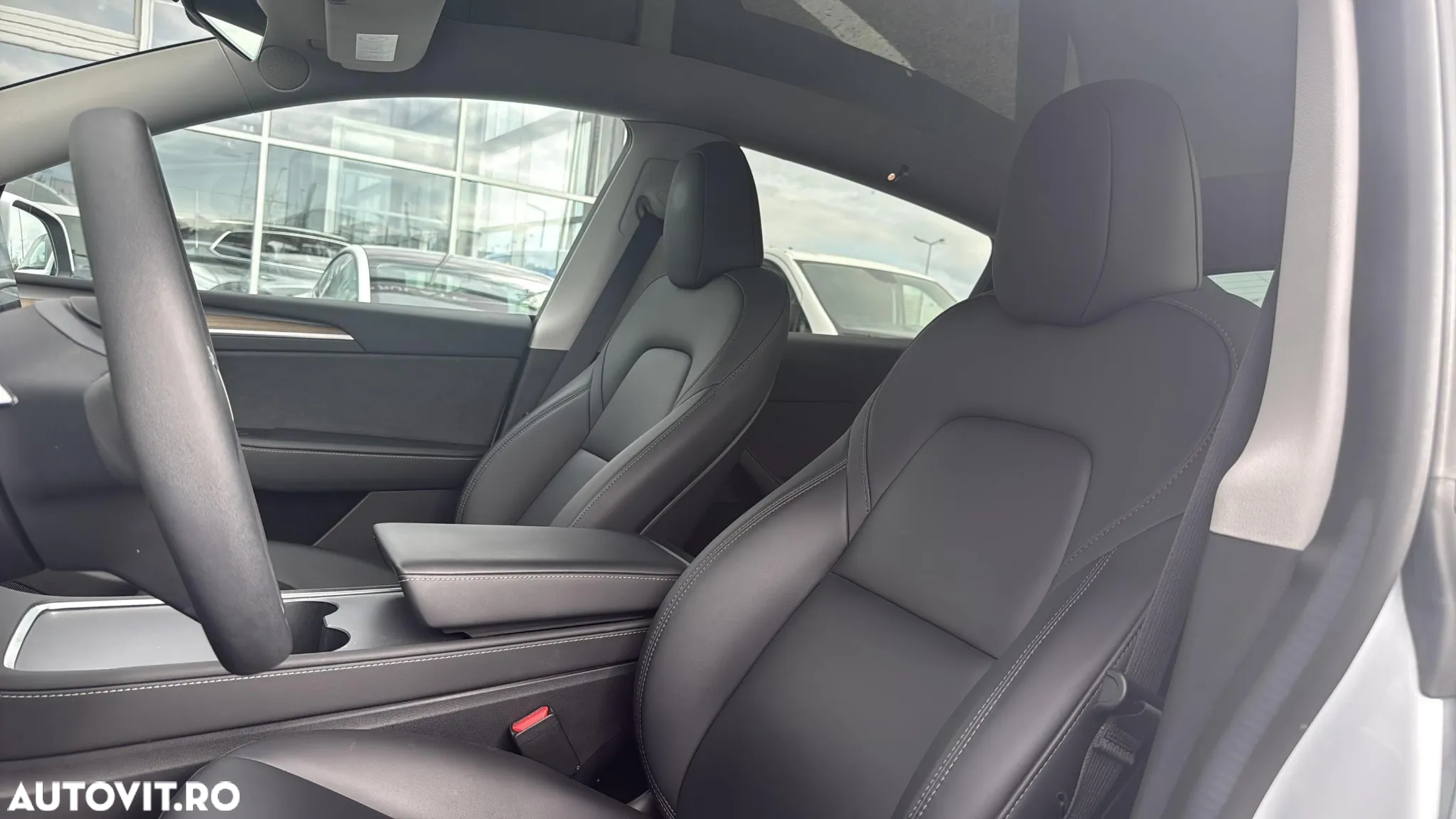 Tesla Model Y RWD - 10