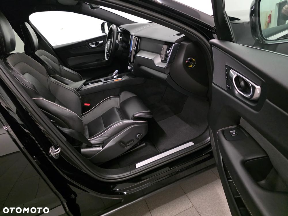 Volvo XC 60 B4 D AWD Inscription - 31