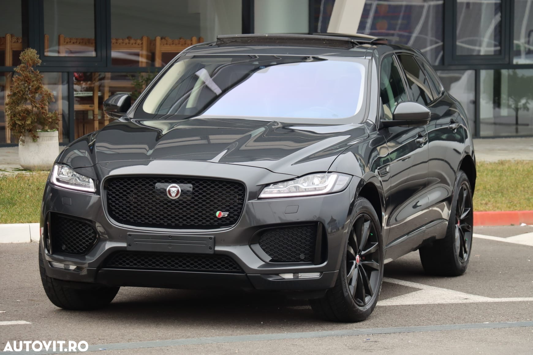 Jaguar F-Pace D300 AWD R-Dynamic S - 2