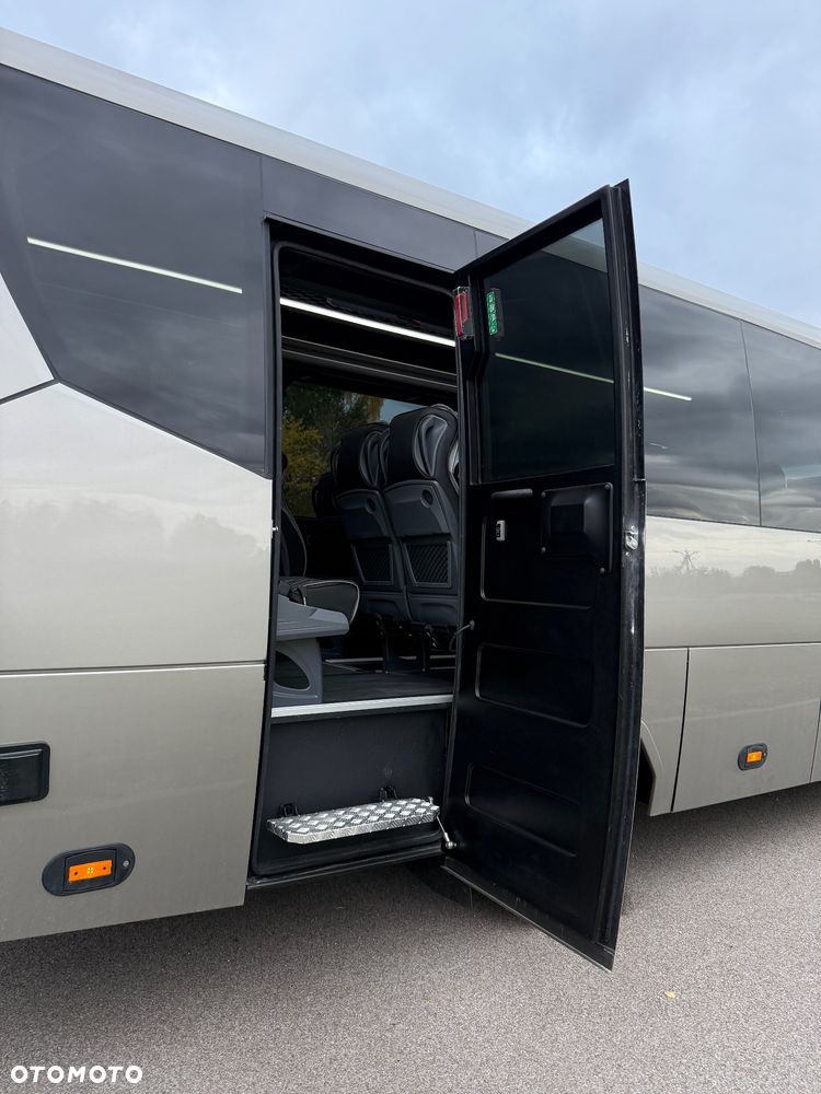 Mercedes-Benz Sprinter 519 - 20