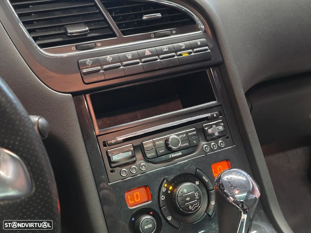 Peugeot 5008 BlueHDI 120 EAT6 Stop & Start Allure - 32