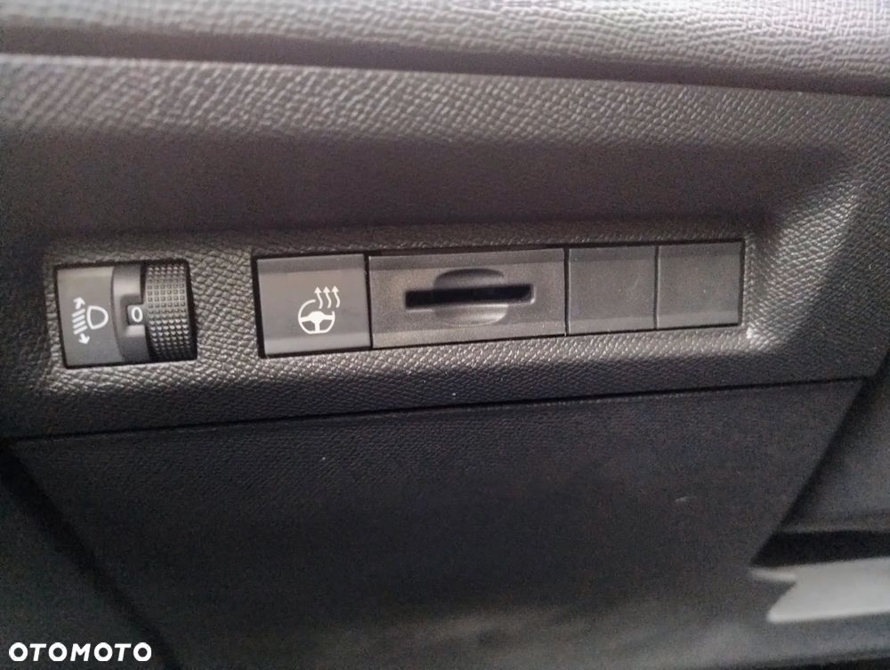 Peugeot 308 1.2 mHEV GT S&S e-DCS6 - 15