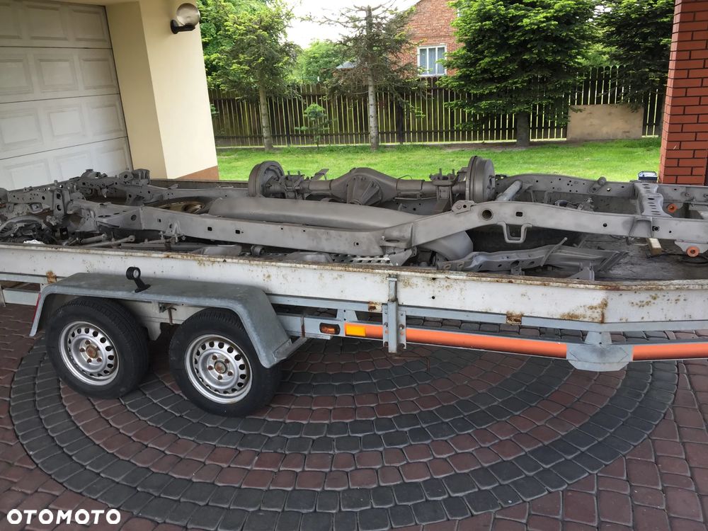 Toyota Hilux 2.5 D-4D DLX + - 11