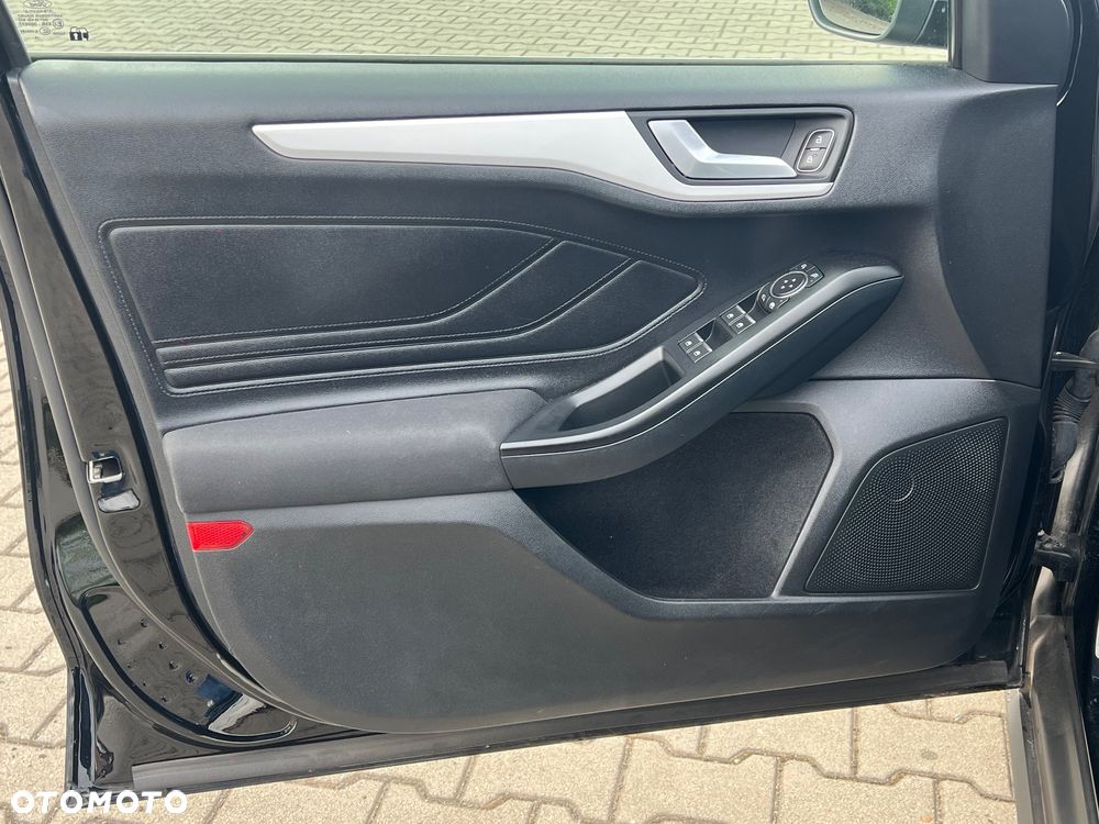 Ford Focus SW 1.0 EcoBoost Titanium - 24