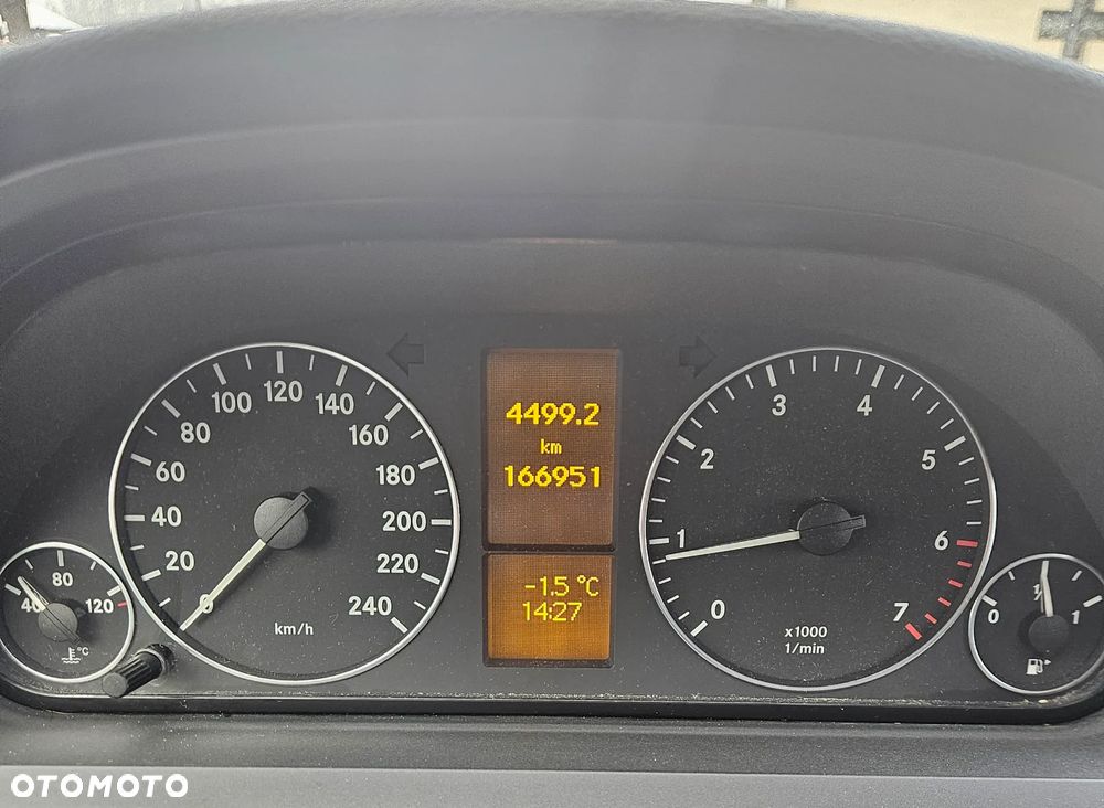 Mercedes-Benz Klasa A 150 BlueEFFICIENCY Elegance - 12