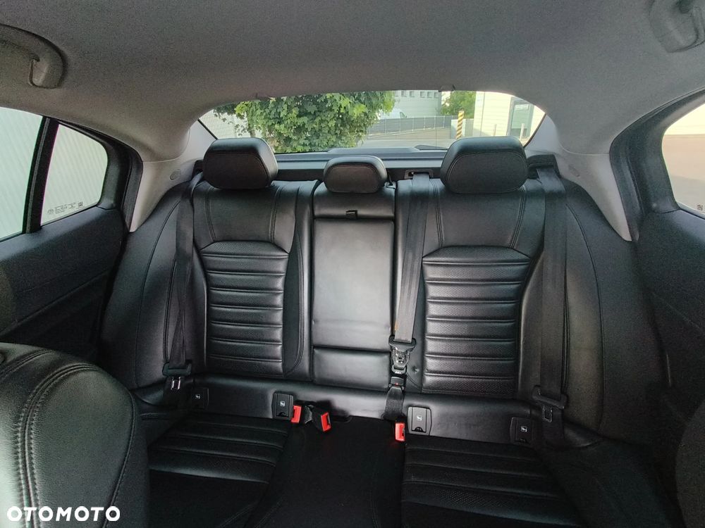 Alfa Romeo Giulia 2.0 Turbo Veloce Q4 - 15