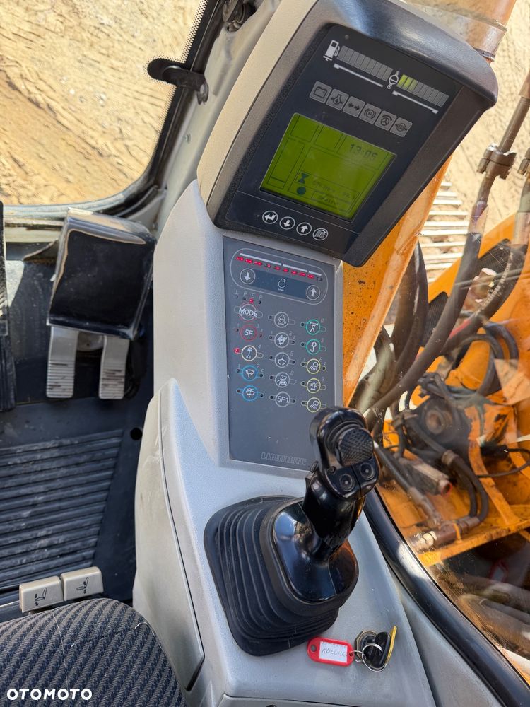 Liebherr 924 Compact - 10