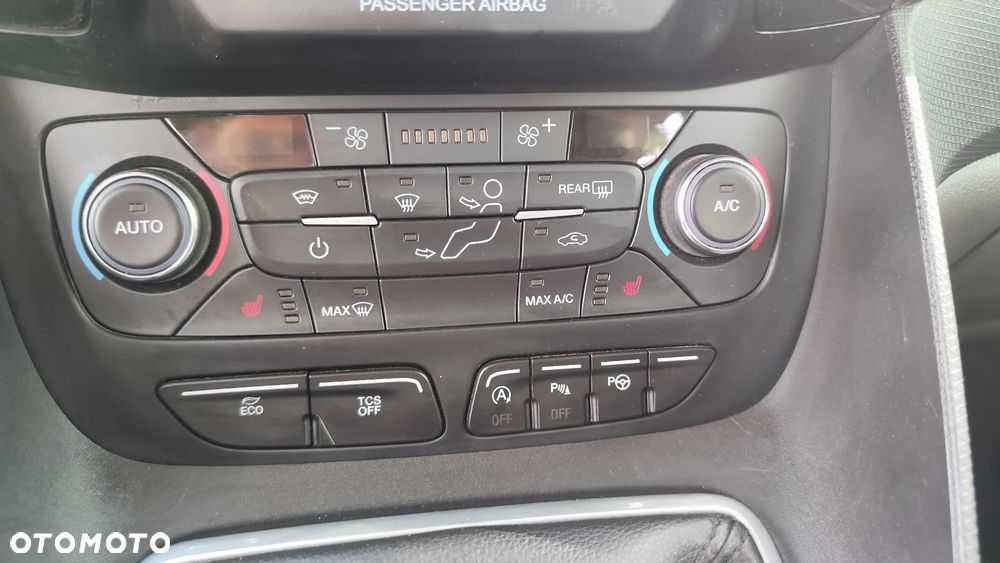Ford Tourneo Connect Gr 1.5 TDCi Titanium - 24
