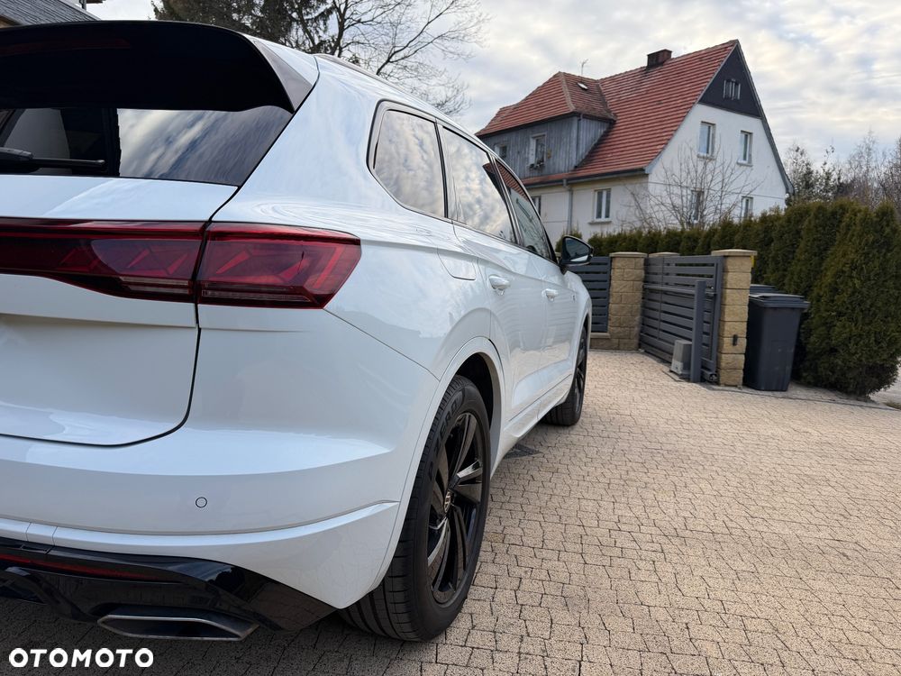 Volkswagen Touareg 3.0 V6 TDI 4Motion R-Line - 12