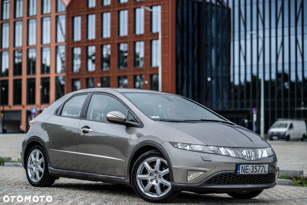 Honda Civic 1.8 Executive - 3