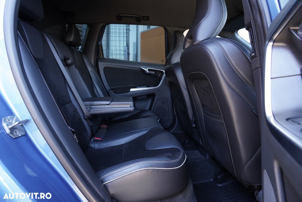 Volvo XC 60 D5 AWD Aut. Summum - 24