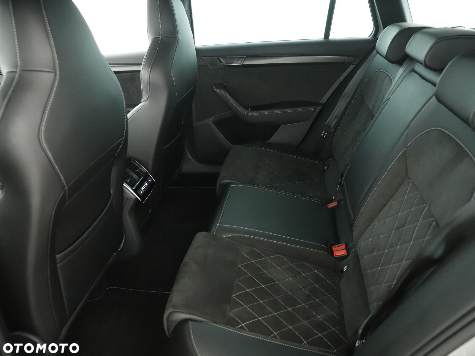 Skoda Superb 2.0 TSI 4x4 Sportline DSG - 10