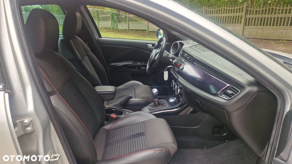 Alfa Romeo Giulietta 2.0 JTDM 16V Veloce - 11